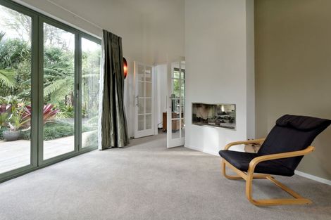 Photo of property in 11a Woodfern Crescent, Titirangi, Auckland, 0604