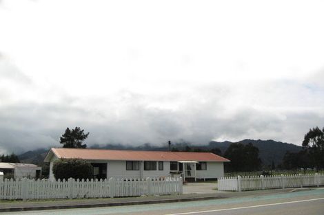 Photo of property in 119 Waller Street, Murchison, 7007