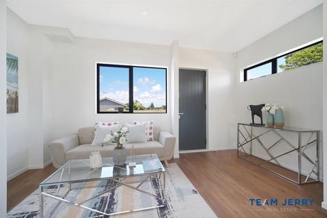 Photo of property in 1/32 Sunlands Drive, Manurewa, Auckland, 2102
