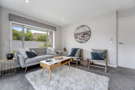 Photo of property in 128 Churchill Road, Rothesay Bay, Auckland, 0630