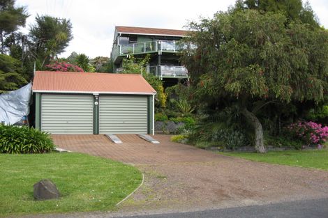 Photo of property in 63 The Terrace, Herald Island, Auckland, 0618