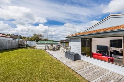 Photo of property in 62 West Harbour Drive, West Harbour, Auckland, 0618