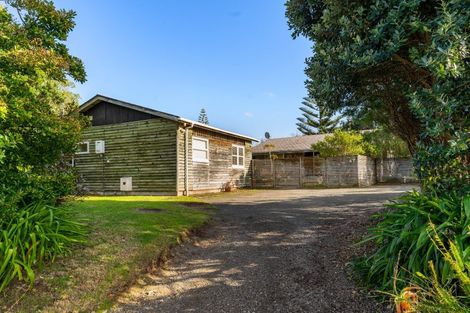 Photo of property in 47 Waimea Road, Waikanae Beach, Waikanae, 5036