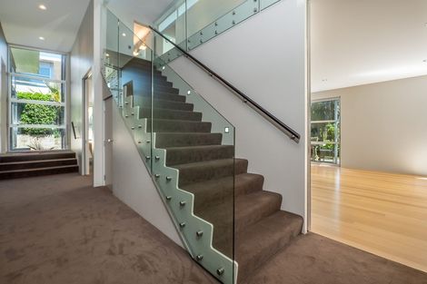 Photo of property in 62 Dyers Pass Road, Cashmere, Christchurch, 8022