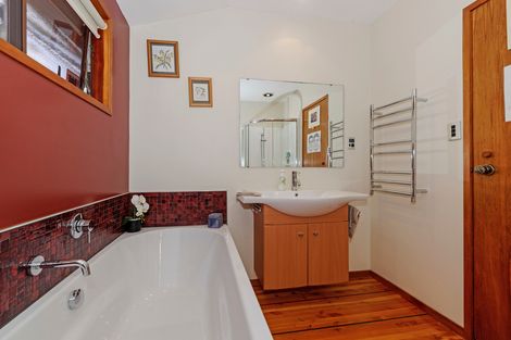 Photo of property in 76 Pleasant Road, Glen Eden, Auckland, 0602