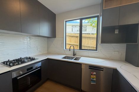 Photo of property in 5 Raphael Place, West Harbour, Auckland, 0618