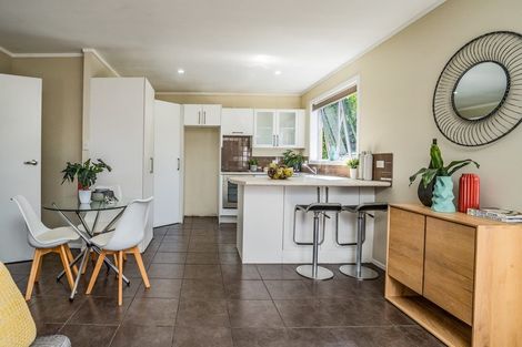 Photo of property in 2/5 Huapai Street, Onehunga, Auckland, 1061