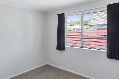 Photo of property in 18c Saint Ronans Avenue, Waterloo, Lower Hutt, 5011