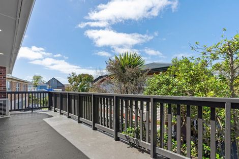 Photo of property in 514a Blockhouse Bay Road, Blockhouse Bay, Auckland, 0600