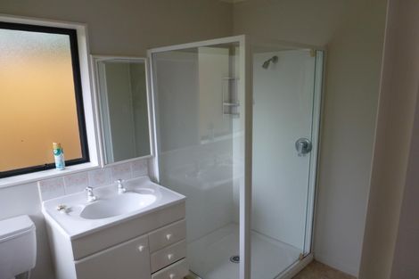 Photo of property in 23 Greenwood Place, Fitzherbert, Palmerston North, 4410