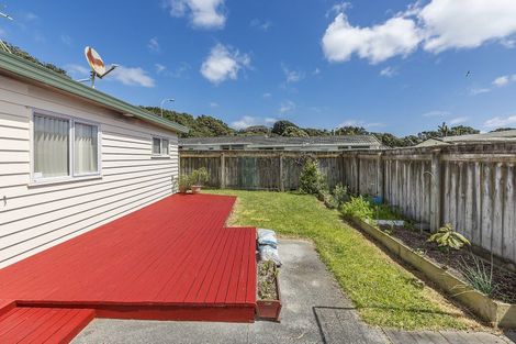Photo of property in 1 Pohutukawa Grove, Titahi Bay, Porirua, 5022