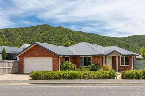 Photo of property in 253a Waikawa Road, Waikawa, Picton, 7220