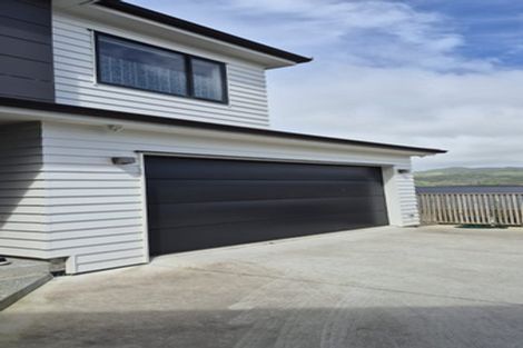 Photo of property in 1 Opaoa Way, Aotea, Porirua, 5024