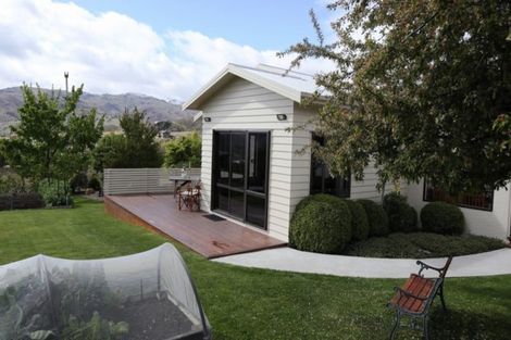 Photo of property in 2 Hall Road, Bannockburn, Cromwell, 9384