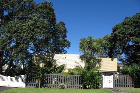 Photo of property in 11 Tiri Road, Takapuna, Auckland, 0620