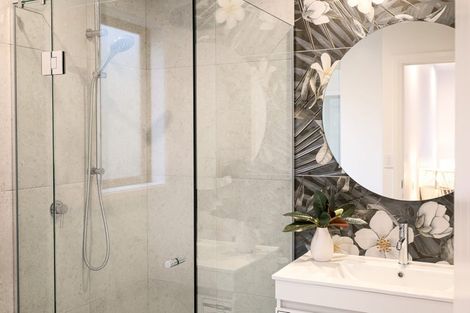 Photo of property in 1 Mangatainoka Lane, Awapuni, 4412