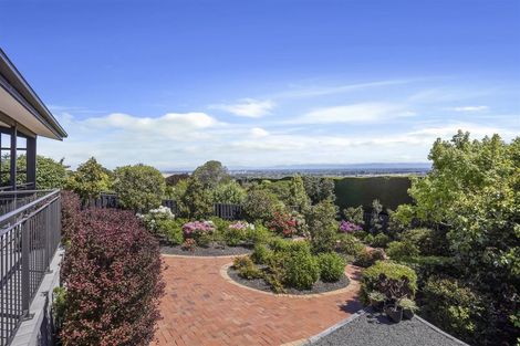 Photo of property in 11 Hilltop Lane, Mount Pleasant, Christchurch, 8081