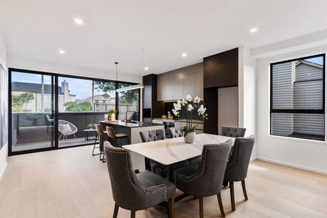 Photo of property in 16c Saltburn Road, Milford, Auckland, 0620