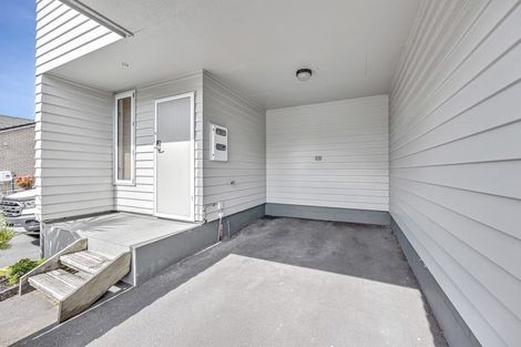 Photo of property in 8/30 John Jennings Drive, Oteha, Auckland, 0632