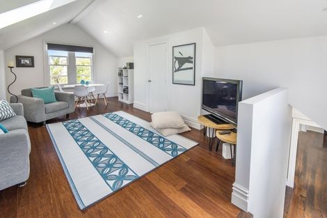 Photo of property in 52 Stanley Point Road, Stanley Point, Auckland, 0624