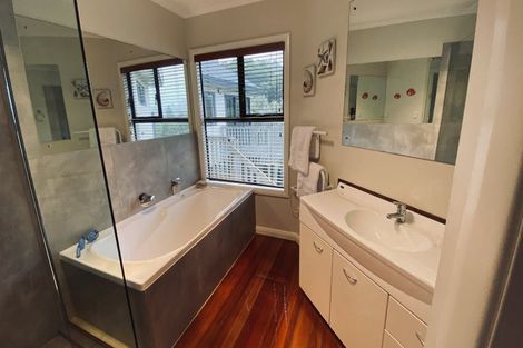 Photo of property in 34 Hayley Lane, East Tamaki Heights, Auckland, 2016