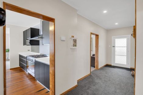 Photo of property in 27 Moore Avenue, Tawhero, Whanganui, 4501