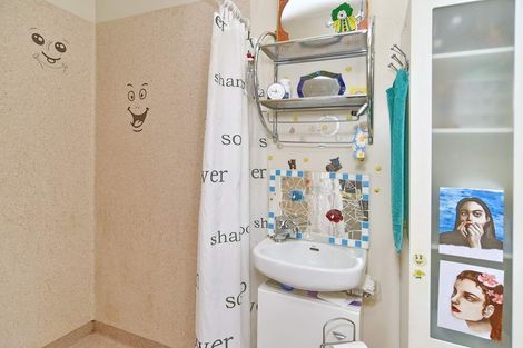 Photo of property in 17 Uxbridge Street, Northcote, Christchurch, 8052