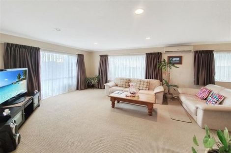 Photo of property in 126 Middlefield Drive, Flat Bush, Auckland, 2016
