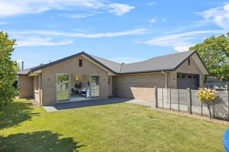 Photo of property in 19 Everest Way, Springston, 7616