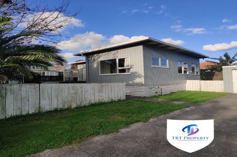 Photo of property in 12a Waiari Road, Conifer Grove, Takanini, 2112
