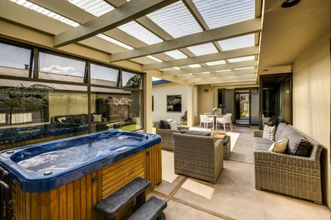 Photo of property in 1 Palmbrook Avenue, Havelock North, 4130
