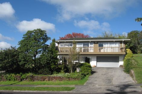 Photo of property in 19 Downsview Road, Pakuranga Heights, Auckland, 2010