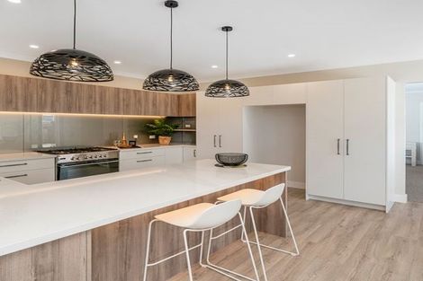 Photo of property in 16 Awatea Drive, Whitianga, 3510