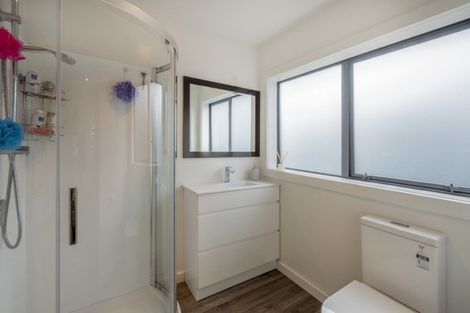 Photo of property in 53 Waipunahau Road, Waikanae, 5036