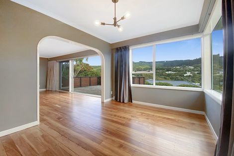 Photo of property in 32 Ngatitoa Street, Tawa, Wellington, 5028