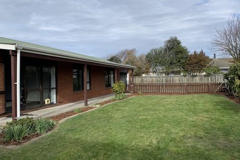 Photo of property in 2/86 Gilberthorpes Road, Hei Hei, Christchurch, 8042