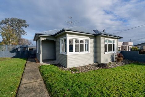 Photo of property in 15 Mary Street, Winton, 9720