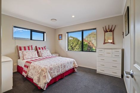 Photo of property in 36 Sunny Crescent, Huapai, Kumeu, 0810