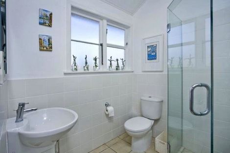 Photo of property in 7 Wicklow Road, Narrow Neck, Auckland, 0622