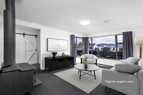 Photo of property in 1 Holmes Street, Waimate, 7924