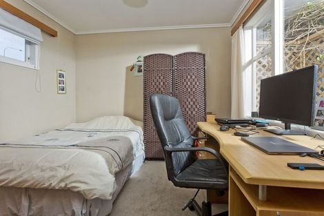 Photo of property in 545 Glenfield Road, Glenfield, Auckland, 0629