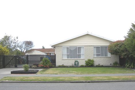 Photo of property in 32 Radiata Avenue, Parklands, Christchurch, 8083