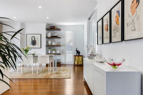 Photo of property in 111a Saint Andrews Square, Strowan, Christchurch, 8052