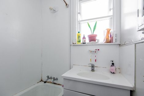 Photo of property in 1016 Hood Street, Mayfair, Hastings, 4122