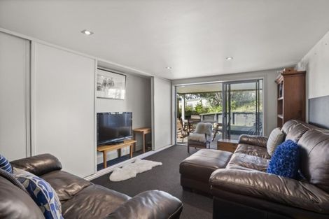 Photo of property in 28 Rothesay Bay Road, Rothesay Bay, Auckland, 0630