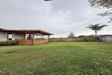 Photo of property in 4 Beaubank Road, Kelston, Auckland, 0602