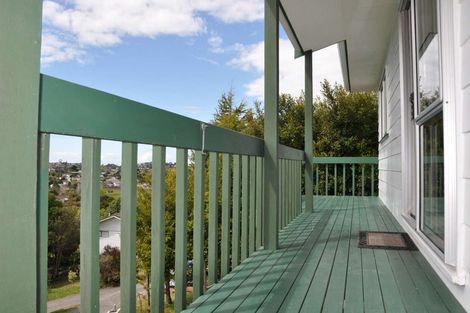 Photo of property in 1/15 Theban Place, Totara Vale, Auckland, 0629