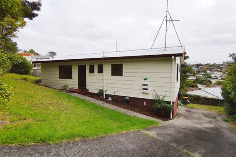 Photo of property in 2/13 Helicon Place, Totara Vale, Auckland, 0629