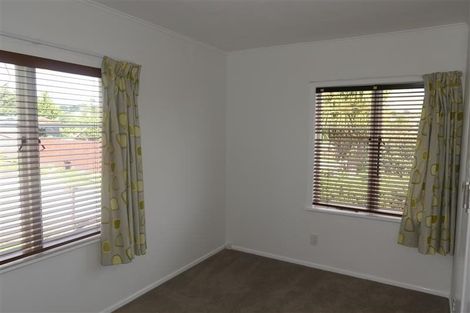 Photo of property in 13 Glen Marine Parade, Glendene, Auckland, 0602