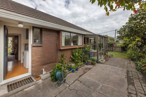 Photo of property in 1/124 Hamilton Avenue, Ilam, Christchurch, 8041